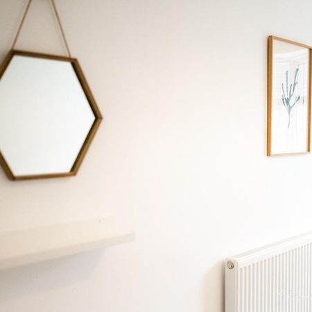 The Lookout, Modern Home From Home, Sleeps 5, With Private Parking & Outside Terrace St Ives Esterno foto