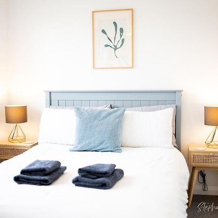 The Lookout, Modern Home From Home, Sleeps 5, With Private Parking & Outside Terrace St Ives Esterno foto