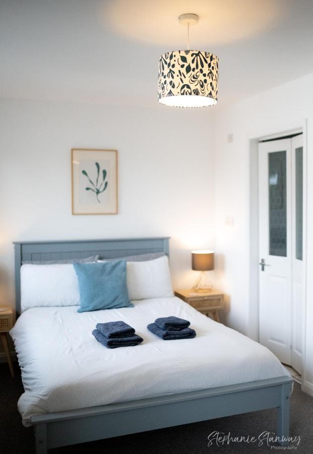 The Lookout, Modern Home From Home, Sleeps 5, With Private Parking & Outside Terrace St Ives Esterno foto